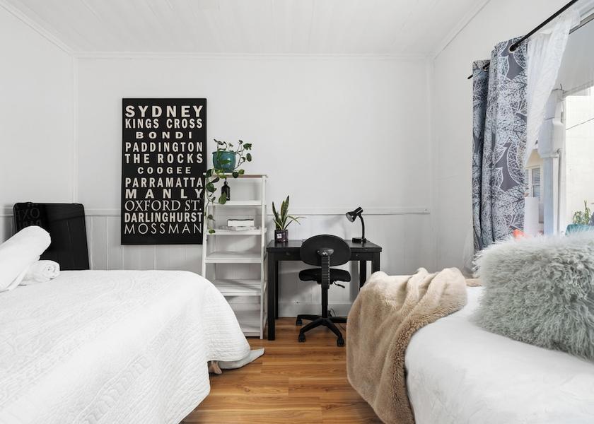 Victoria Melbourne Room