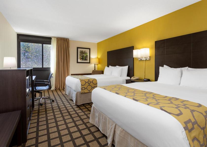 New York Queensbury 2 Queen Beds, Accessible Room, Non-Smoking