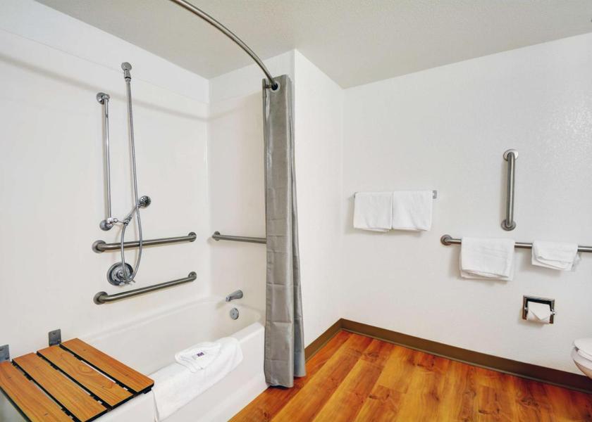 Massachusetts Seekonk Queen Room with Two Queen Beds - Non-Smoking