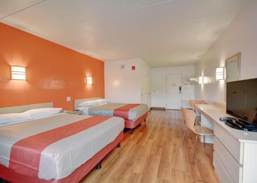 Massachusetts Seekonk Queen Room with Two Queen Beds - Non-Smoking