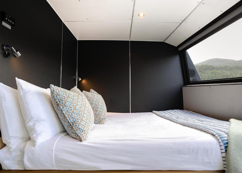 Southland Milford Sound Captain Cook Cabin - Deluxe King Room