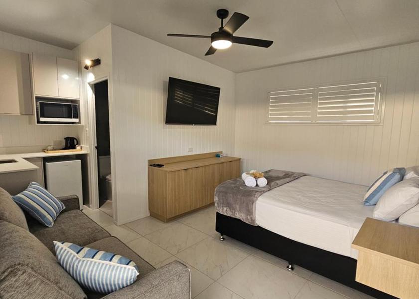 Livingstone Shire Yeppoon Deluxe Queen Room