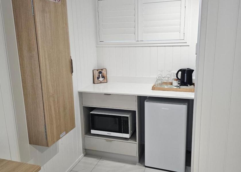 Livingstone Shire Yeppoon Standard Queen Room
