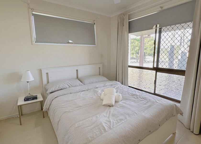 Queensland Brisbane Queen Room with Shared Bathroom