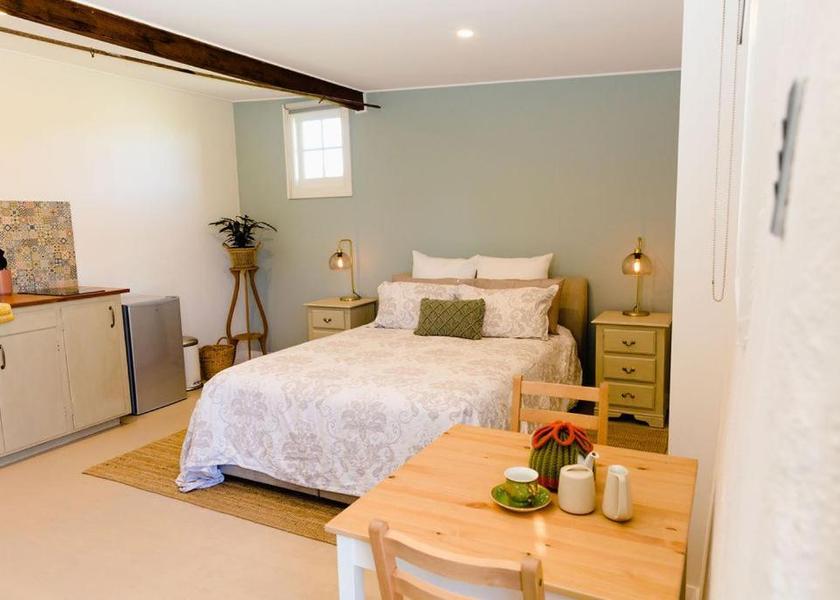 South Australia Currency Creek Deluxe Queen Room