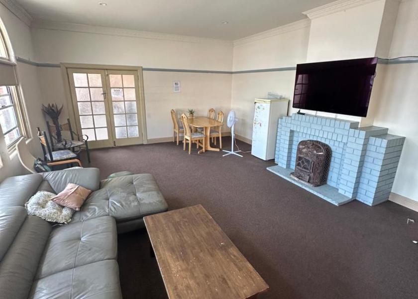 shared lounge/tv area