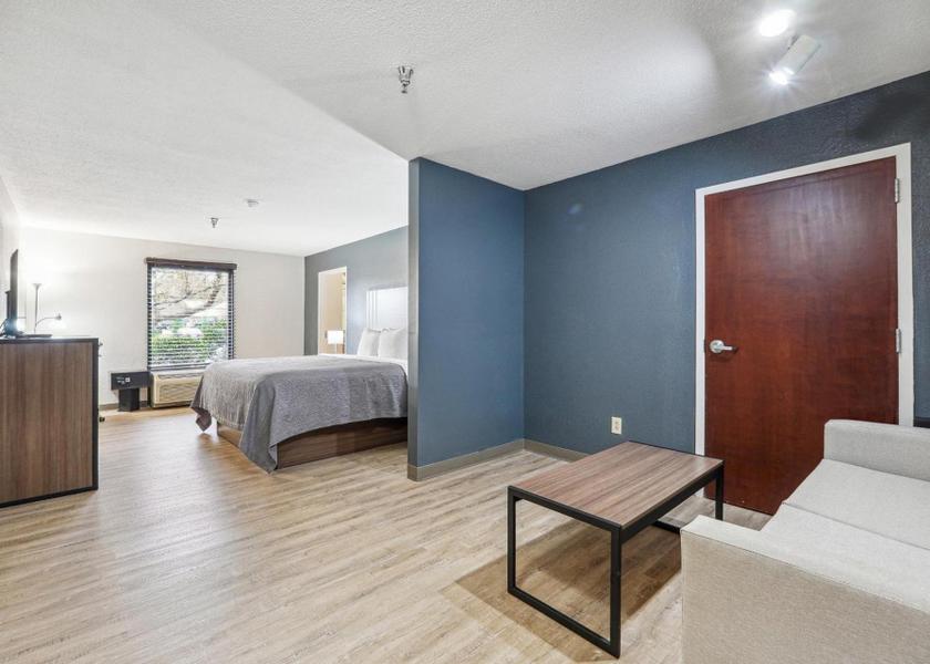 Georgia Dawsonville Quadruple Room with Whirlpool - Non Smoking