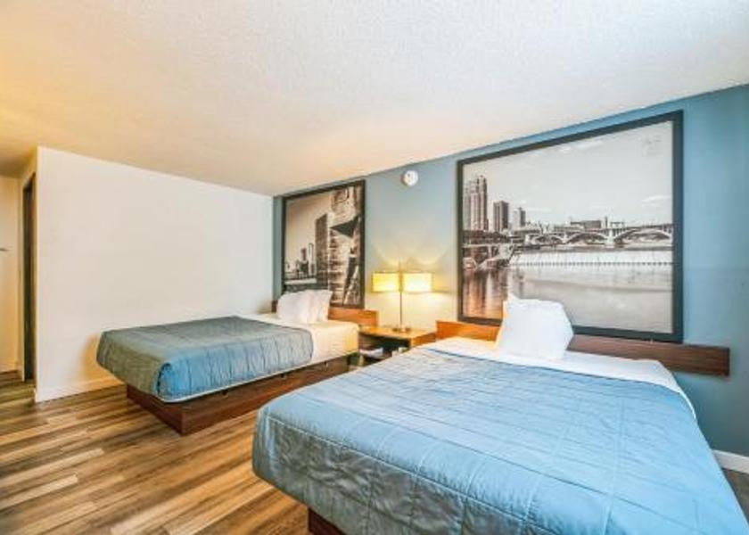 Minnesota Fergus Falls Queen Bed