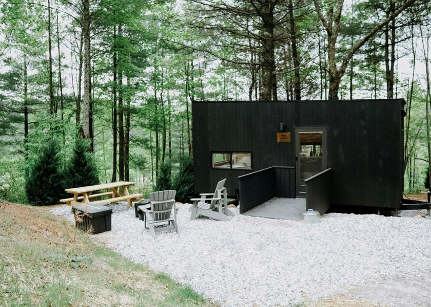 Wisconsin Wild Rose Cabin, Accessible Guest Room, 1 Queen