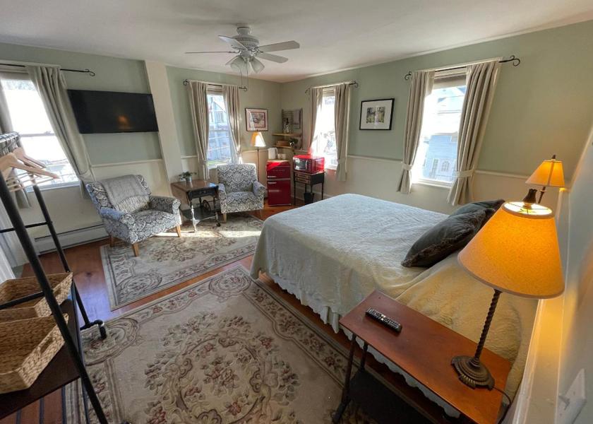 Vermont Jamaica Deluxe Queen Room