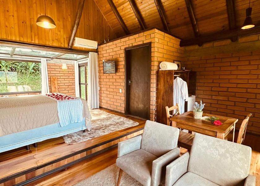 Santa Catarina Praia Grande Suite with Spa Bath