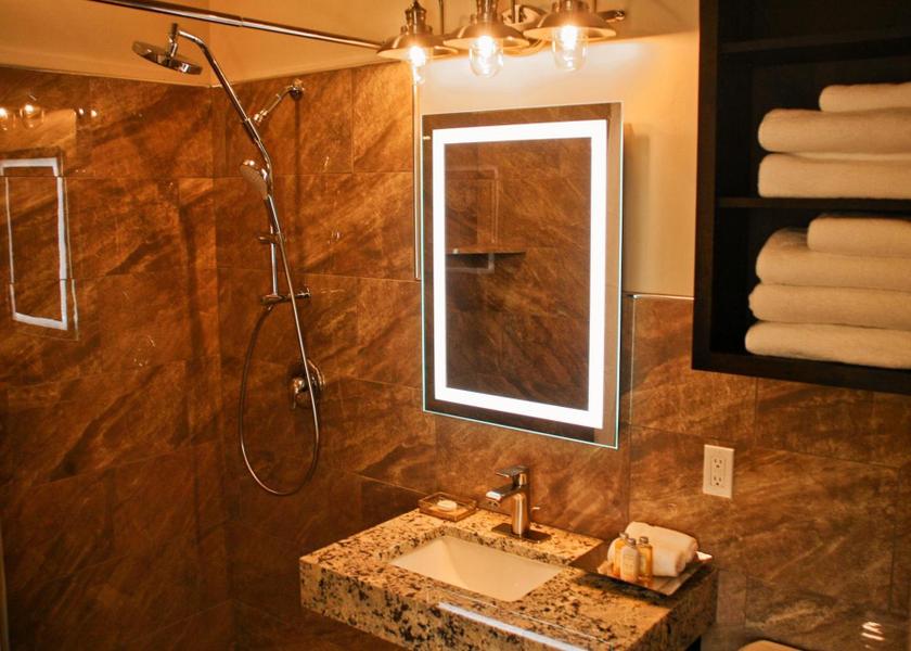 Utah Cedar City Deluxe King Studio
