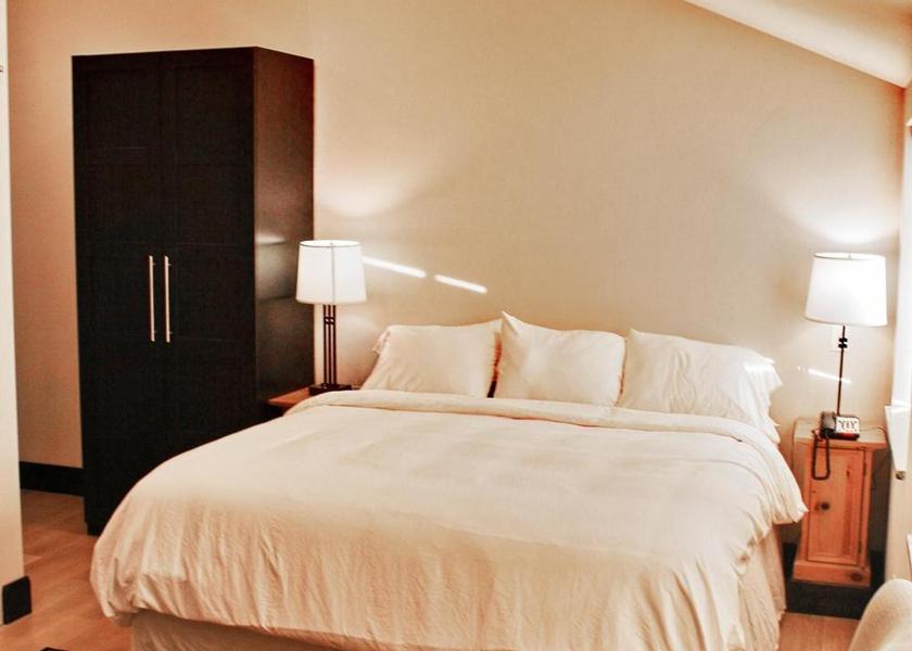 Utah Cedar City Deluxe King Studio