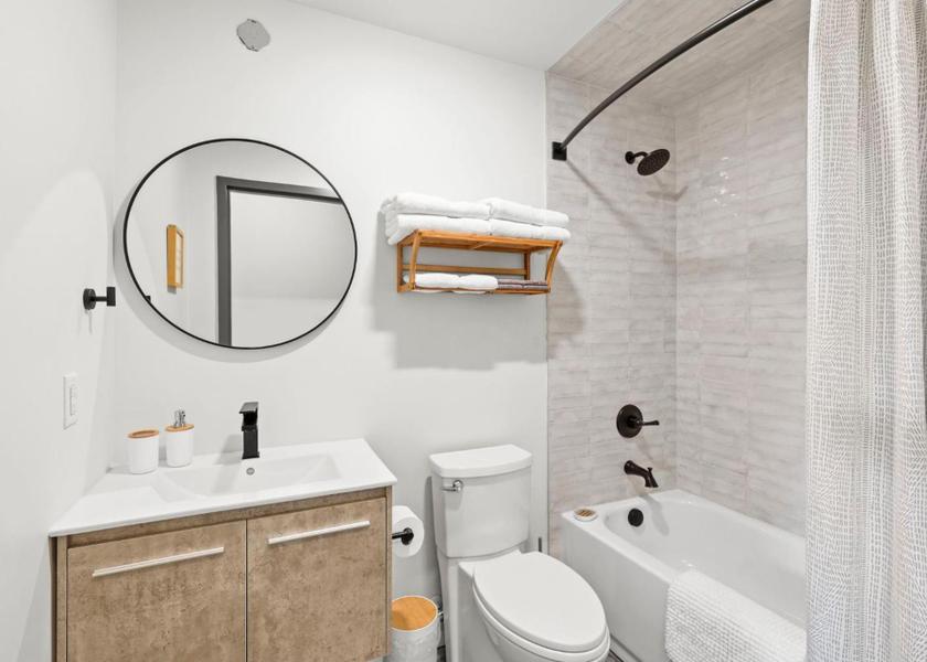 Virginia Damascus Superior King Room