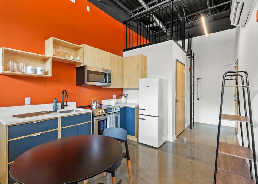 Virginia Damascus Superior King Room