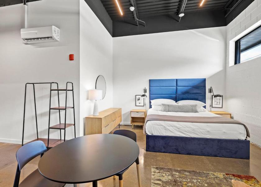 Virginia Damascus Superior King Room