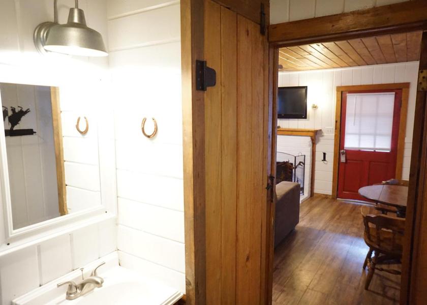 California Shaver Lake Deluxe Queen Room