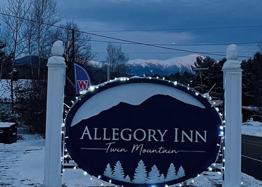 New Hampshire Twin Mountain Property grounds