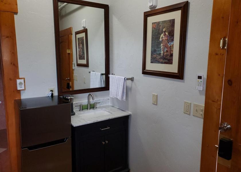Montana Bigfork Deluxe Queen Room