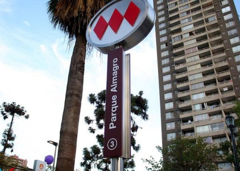 Santiago Santiago Exterior Detail