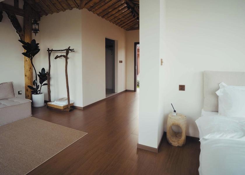 Sichuan Leshan Living area