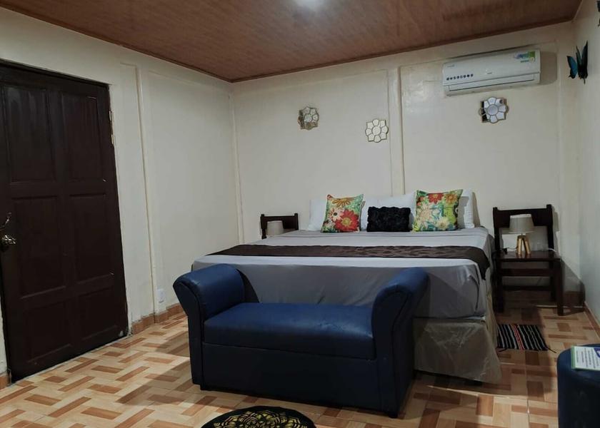 Limón Province Colorado Room