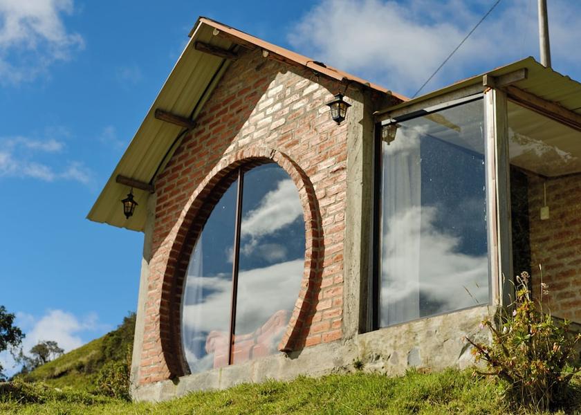 Tungurahua Patate Exterior Detail