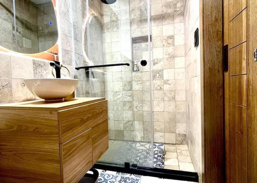 Tungurahua Patate Bathroom