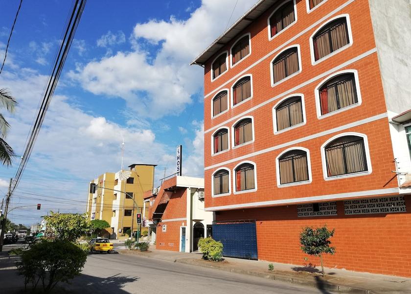 Orellana Coca Exterior Detail