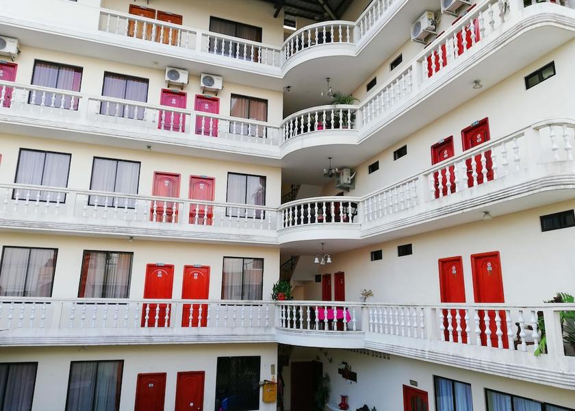 Orellana Coca Exterior Detail