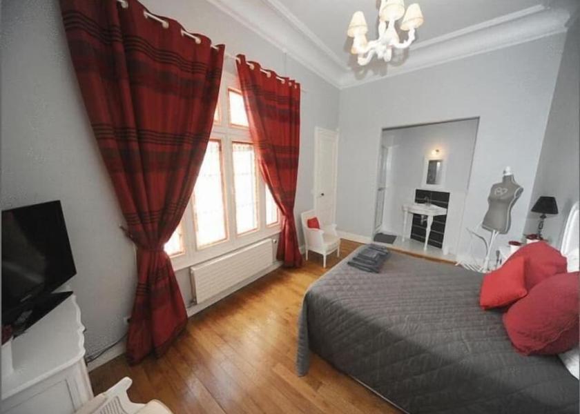 Pays de la Loire Le Mans Room