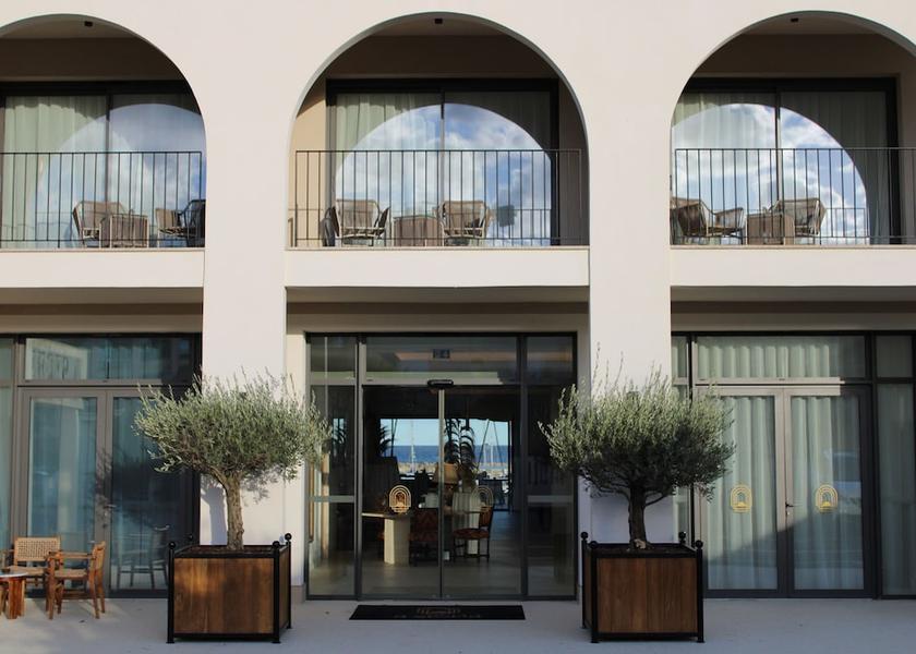 Corsica Sari-Solenzara Facade