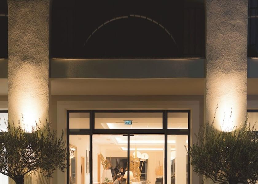 Corsica Sari-Solenzara Exterior Detail