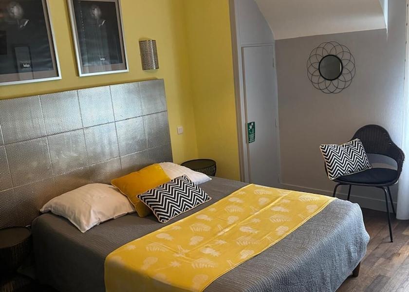 Grand Est Arcis-sur-Aube Room