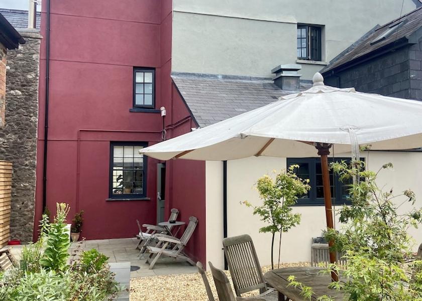 Wales Llangadog Courtyard