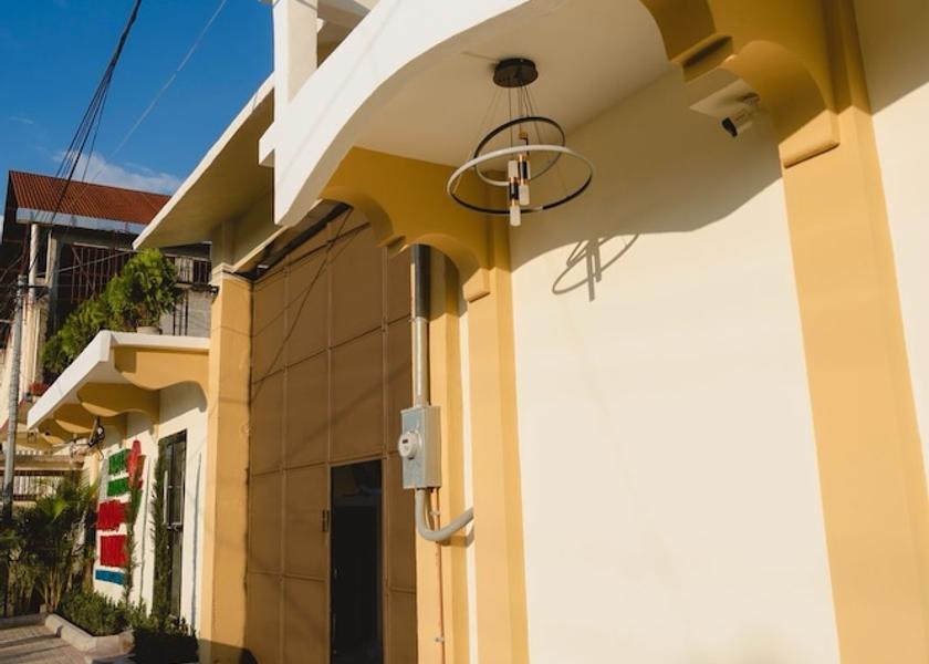 Peten Flores Exterior Detail