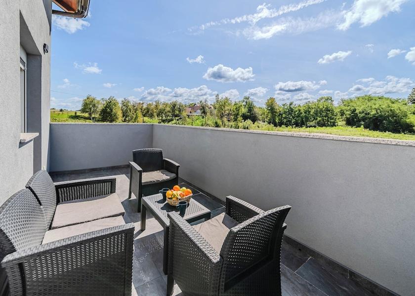 Karlovac Rakovica Balcony