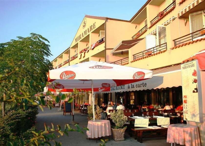 Primorje-Gorski Kotar Omisalj Outdoor dining