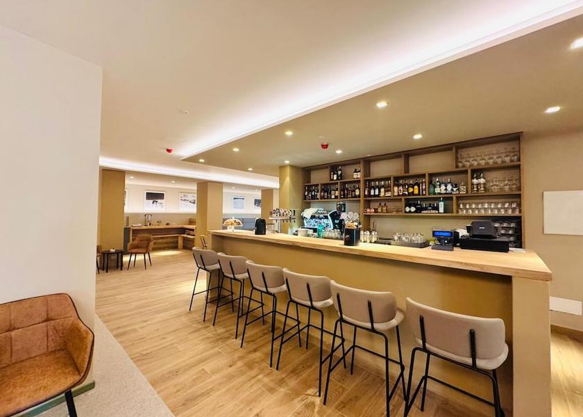 Piedmont Sauze d'Oulx Lobby