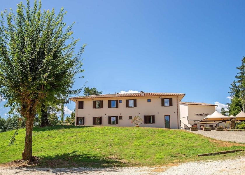 Tuscany Vicchio Facade