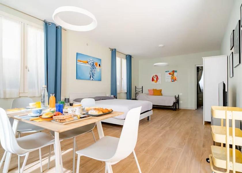 Lombardy Rodengo-Saiano Room