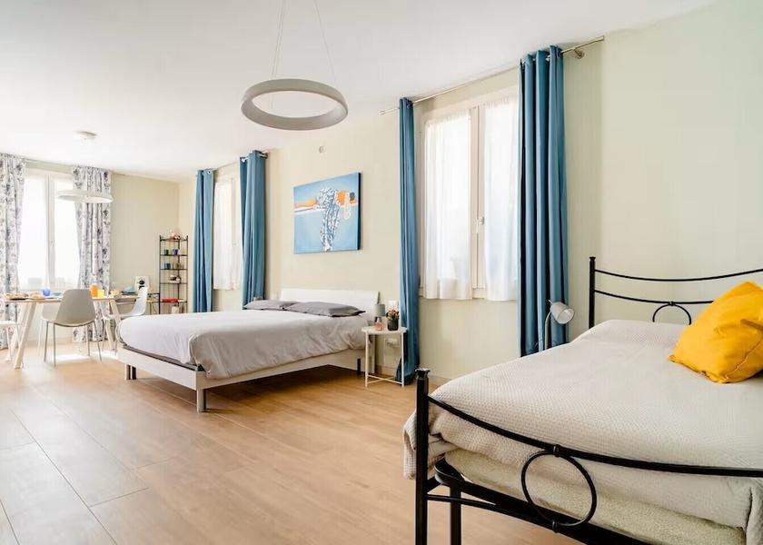 Lombardy Rodengo-Saiano Room