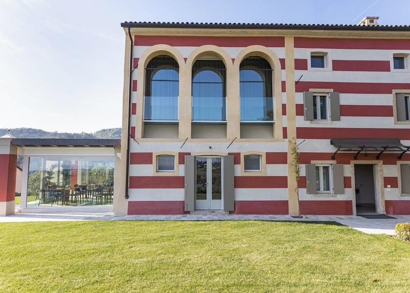 Veneto Tarzo Exterior Detail