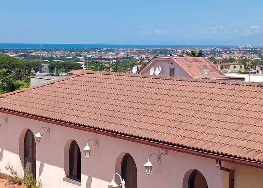 Campania Giugliano in Campania Facade