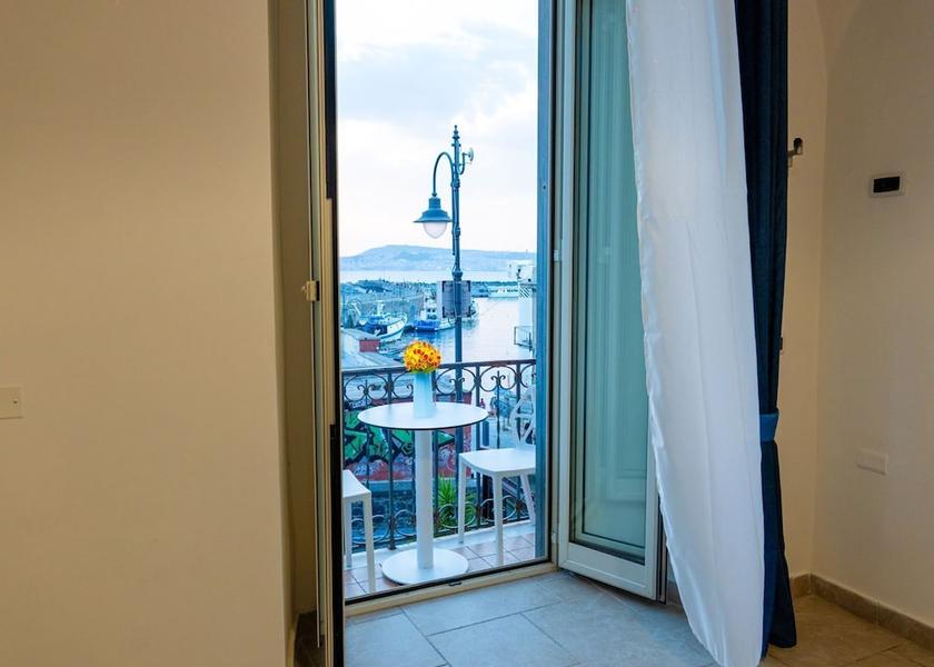 Campania Portici Exterior Detail