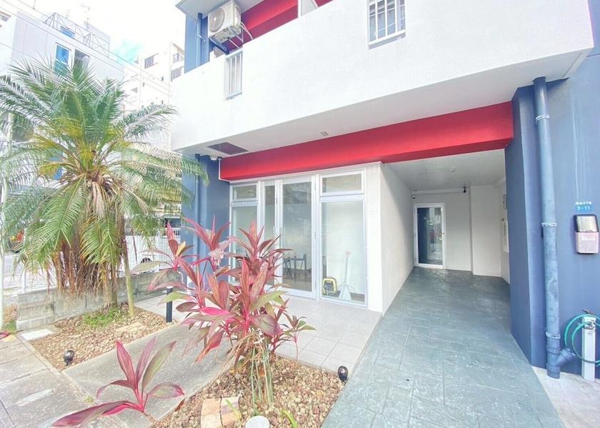 Okinawa (prefecture) Naha Exterior Detail