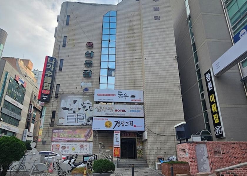 South Gyeongsang Changwon Exterior Detail