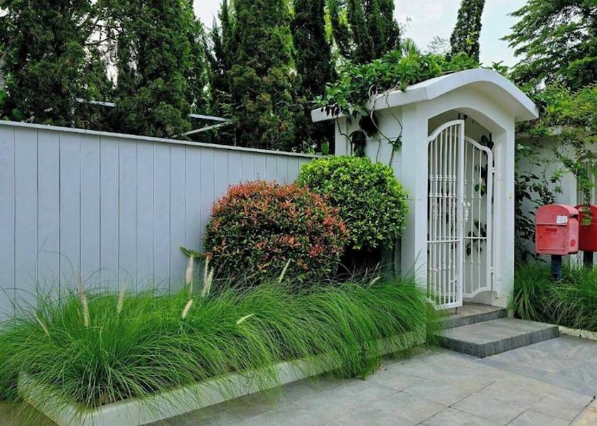 Chiang Mai Province Saraphi Exterior Detail