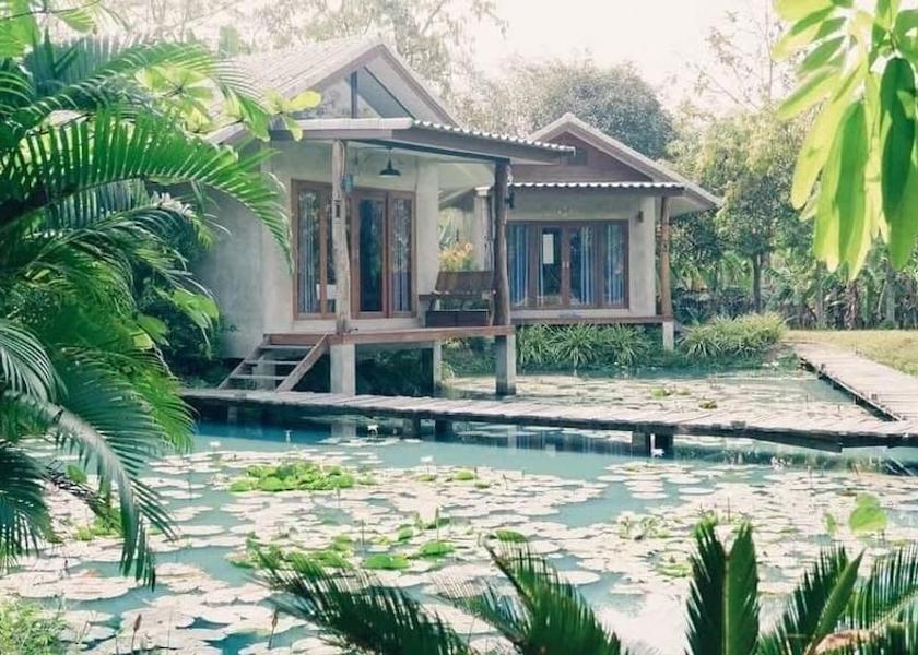 Chiang Mai Province San Kamphaeng Facade