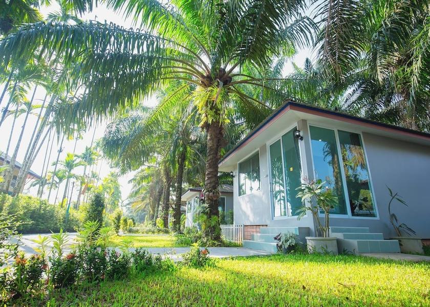 Surat Thani Phunphin Exterior Detail